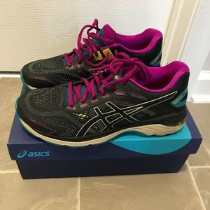 NEW NWT Women's Asics GT-2000 7 Trail Runners